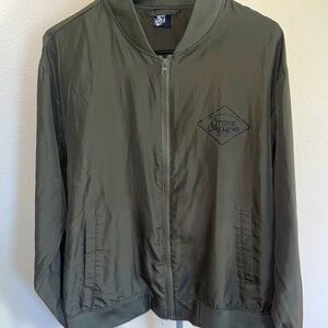 Stone Brewing Large Men’s Green Windbreaker